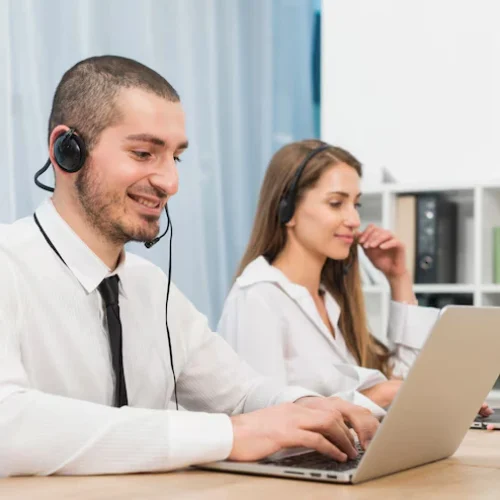 people-working-call-center_23-2148094835